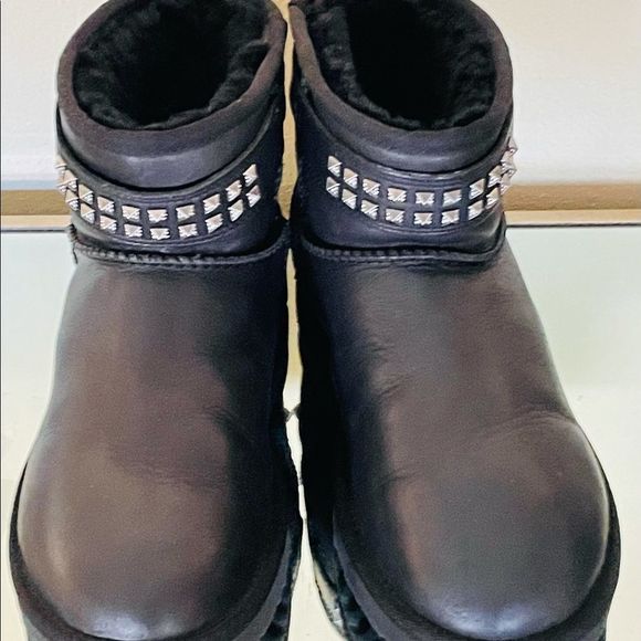 Ugg Deva Decor 1013875 Swarovski Bling Black Leather Mini Boots women’s SZ 8 - Picture 11 of 11